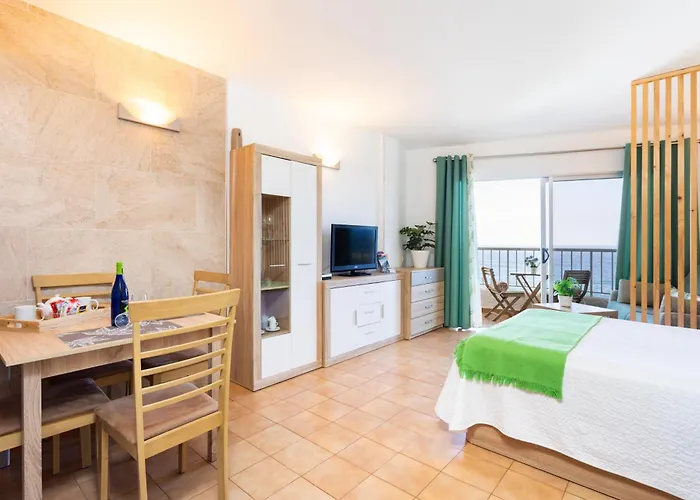 아파트 Tenohomes Oceanview With Balcony